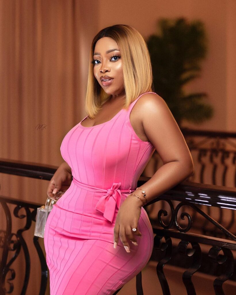 Moesha Budoung proves her fake A$$ can shake as she displays in a new Video 1