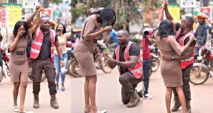 Man causes huge traffic on a busy highway just to propose marriage to his girlfriend (video) 16